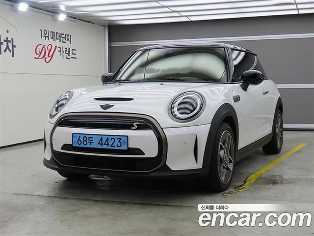 MINI Cooper Electric Resolute Edition 3rd 2023 — фото 1