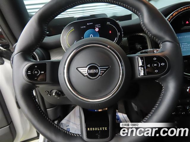 MINI Cooper Electric Resolute Edition 3rd 2023 — фото 8