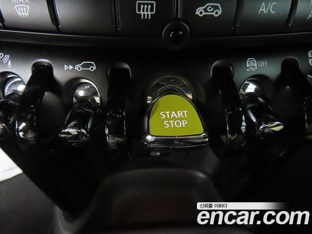 MINI Cooper Electric Resolute Edition 3rd 2023 — фото 17