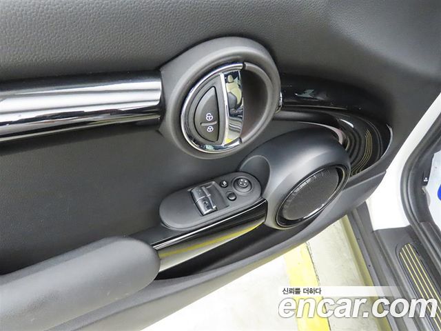 MINI Cooper Electric Resolute Edition 3rd 2023 — фото 18