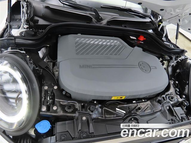 MINI Cooper Electric Resolute Edition 3rd 2023 — фото 23