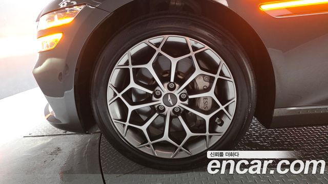 Genesis G80 (RG3) Gasoline 2.5 Turbo AWD 2024 — фото 5