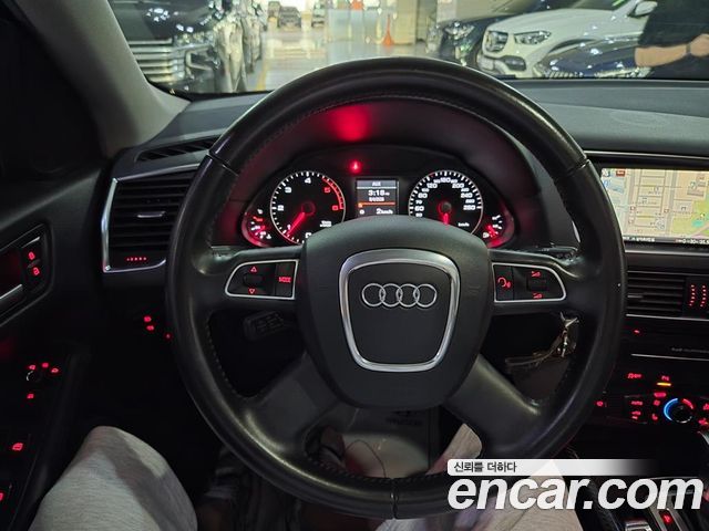Audi Q5 2.0 TDI Quattro 8R 2011 — фото 8