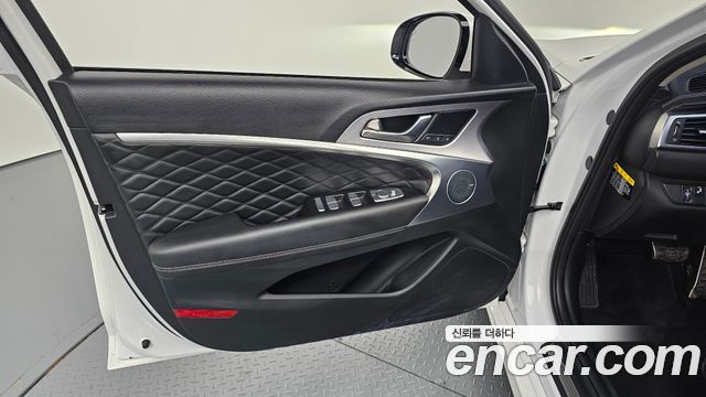 Genesis G70 2.2D Elite 2019 — фото 24