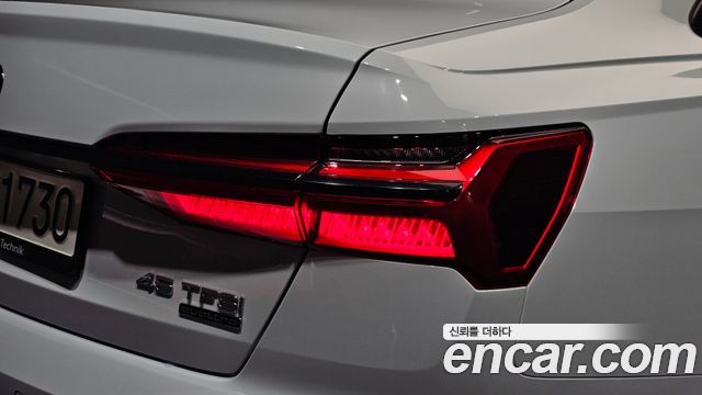 Audi A6 (C8) 45 TFSI Quattro Premium 2023 — фото 23