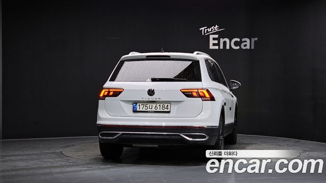 Volkswagen Tiguan (II) 2.0 TDI Premium 2021 — фото 4