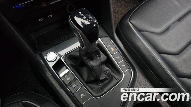 Volkswagen Tiguan (II) 2.0 TDI Premium 2021 — фото 9