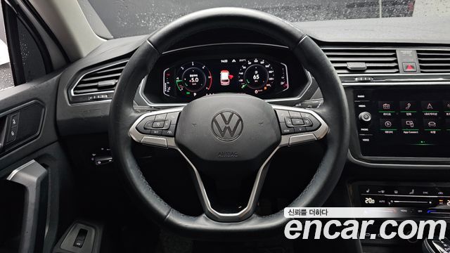Volkswagen Tiguan (II) 2.0 TDI Premium 2021 — фото 12