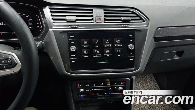 Volkswagen Tiguan (II) 2.0 TDI Premium 2021 — фото 13
