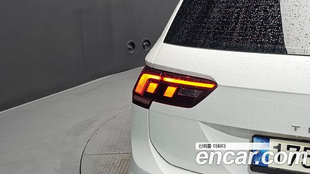 Volkswagen Tiguan (II) 2.0 TDI Premium 2021 — фото 23