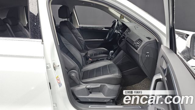 Volkswagen Tiguan (II) 2.0 TDI Premium 2021 — фото 26