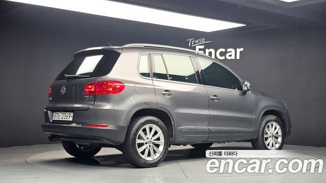Volkswagen Tiguan 2.0 TDI Comfort 5N 2014 — фото 2