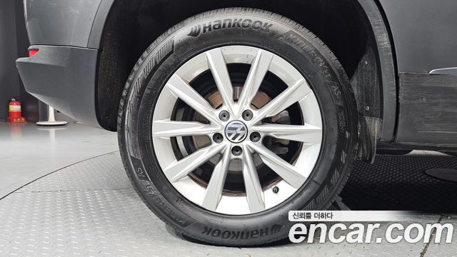 Volkswagen Tiguan 2.0 TDI Comfort 5N 2014 — фото 5