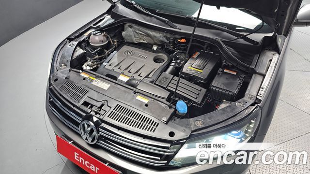 Volkswagen Tiguan 2.0 TDI Comfort 5N 2014 — фото 6