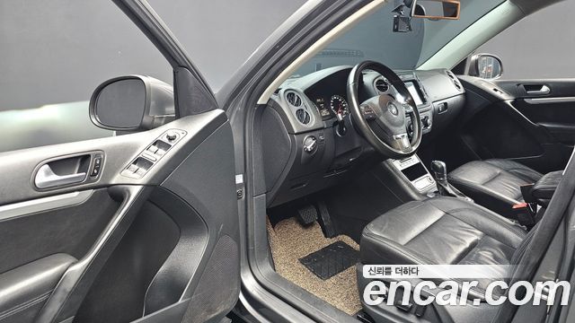 Volkswagen Tiguan 2.0 TDI Comfort 5N 2014 — фото 10