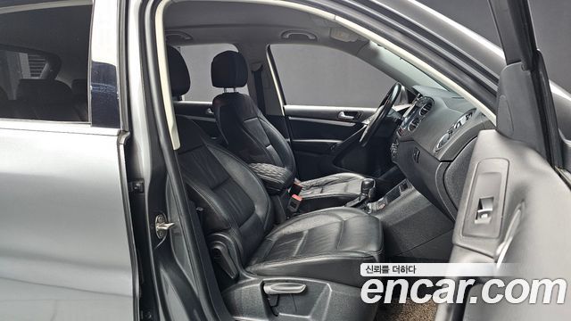 Volkswagen Tiguan 2.0 TDI Comfort 5N 2014 — фото 11