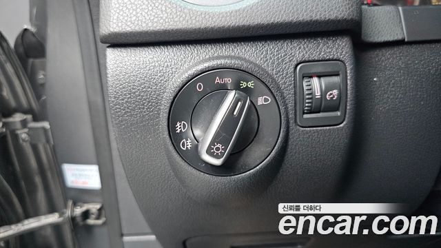 Volkswagen Tiguan 2.0 TDI Comfort 5N 2014 — фото 17