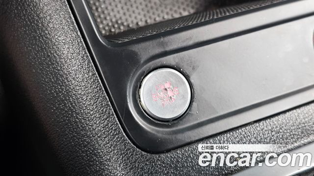 Volkswagen Tiguan 2.0 TDI Comfort 5N 2014 — фото 19