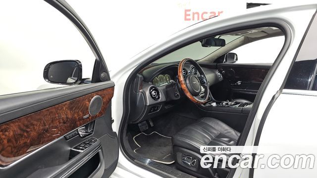 Jaguar XJ 3.0 SC Premium Luxury LWB X351 2013 — фото 10