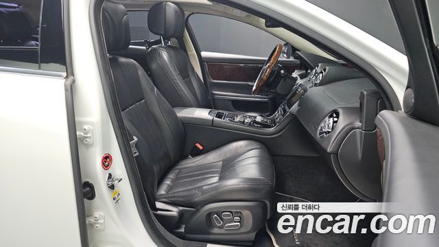 Jaguar XJ 3.0 SC Premium Luxury LWB X351 2013 — фото 12