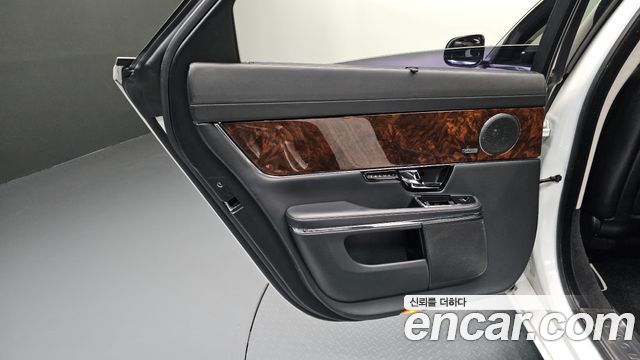 Jaguar XJ 3.0 SC Premium Luxury LWB X351 2013 — фото 25