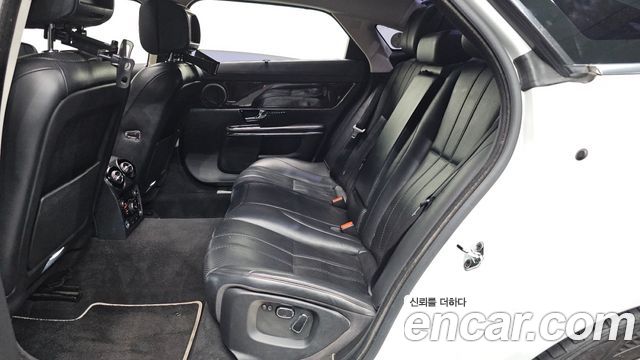 Jaguar XJ 3.0 SC Premium Luxury LWB X351 2013 — фото 26