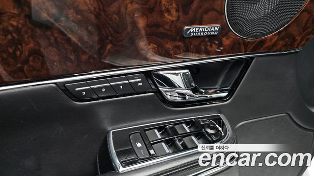 Jaguar XJ 3.0 SC Premium Luxury LWB X351 2013 — фото 27