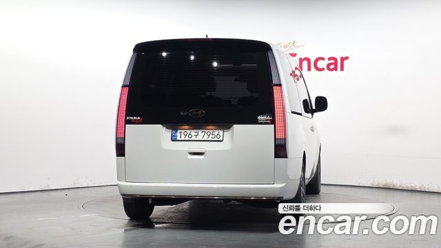 Hyundai Staria HEV 1.6 Lounge 7-Seater Inspiration 2025 — фото 4