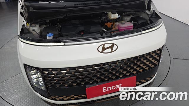 Hyundai Staria HEV 1.6 Lounge 7-Seater Inspiration 2025 — фото 6