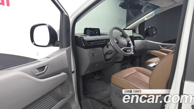 Hyundai Staria HEV 1.6 Lounge 7-Seater Inspiration 2025 — фото 10
