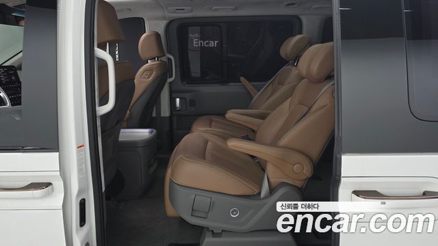 Hyundai Staria HEV 1.6 Lounge 7-Seater Inspiration 2025 — фото 15
