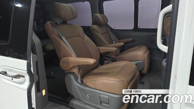 Hyundai Staria HEV 1.6 Lounge 7-Seater Inspiration 2025 — фото 16