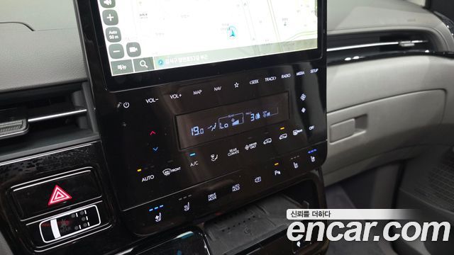 Hyundai Staria HEV 1.6 Lounge 7-Seater Inspiration 2025 — фото 21