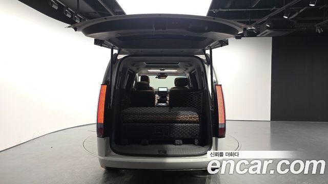 Hyundai Staria HEV 1.6 Lounge 7-Seater Inspiration 2025 — фото 27