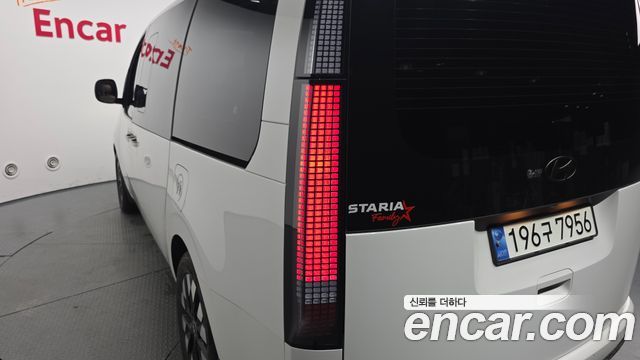 Hyundai Staria HEV 1.6 Lounge 7-Seater Inspiration 2025 — фото 29