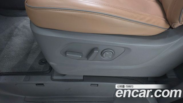Hyundai Staria HEV 1.6 Lounge 7-Seater Inspiration 2025 — фото 40