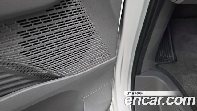 Hyundai Staria HEV 1.6 Lounge 7-Seater Inspiration 2025 — фото 41