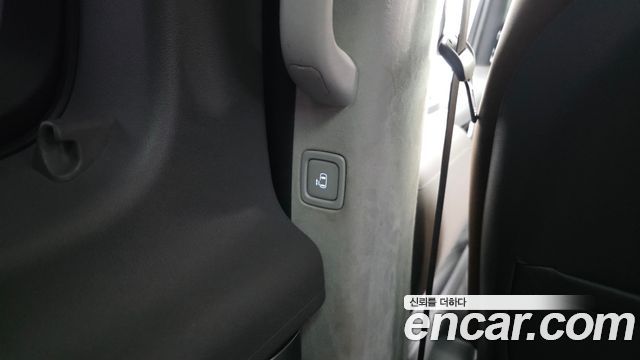 Hyundai Staria HEV 1.6 Lounge 7-Seater Inspiration 2025 — фото 45