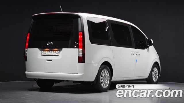 Hyundai Staria Tourer 11-Seater Modern 2022 — фото 2