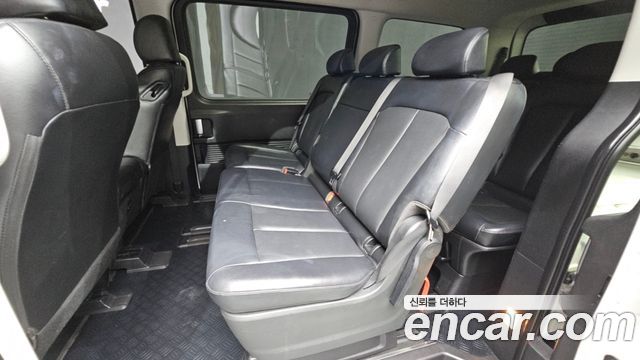 Hyundai Staria Tourer 11-Seater Modern 2022 — фото 12