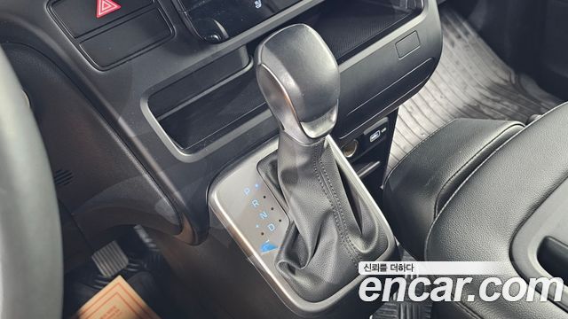 Hyundai Staria Cargo 3-Seater Modern 2022 — фото 9