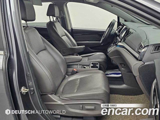 Honda Odyssey 3.5 5th 2019 — фото 10