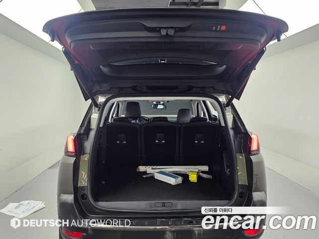 Peugeot 5008 (II) 1.6 BlueHDi Allure 2018 — фото 23