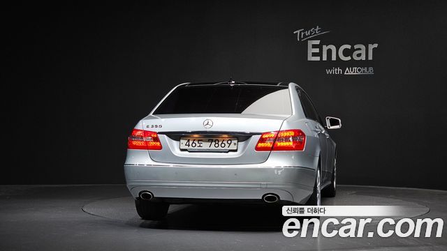 Mercedes-Benz E-Class (W212) E350 2011 — фото 4