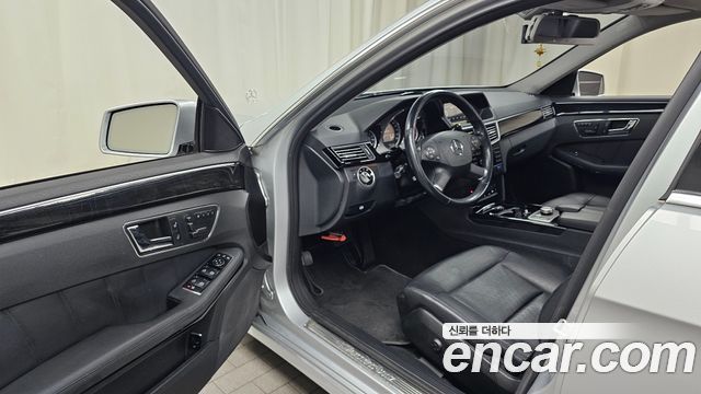 Mercedes-Benz E-Class (W212) E350 2011 — фото 10
