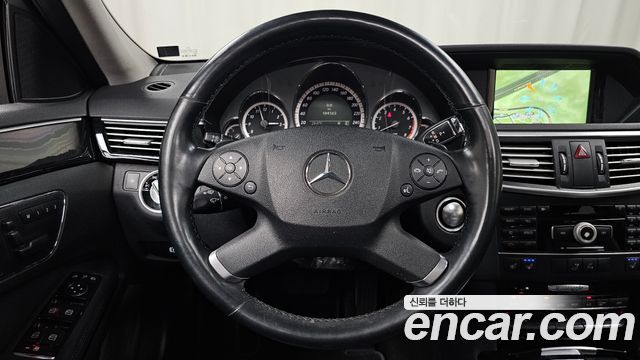 Mercedes-Benz E-Class (W212) E350 2011 — фото 13