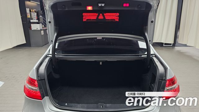 Mercedes-Benz E-Class (W212) E350 2011 — фото 20