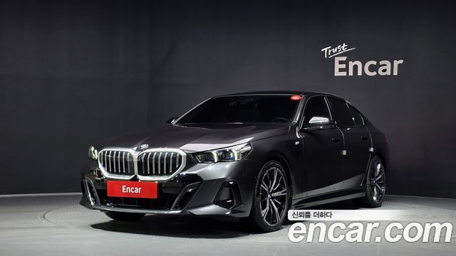 BMW 5 Series (G60) 530i xDrive M Sport 2025 — фото 1