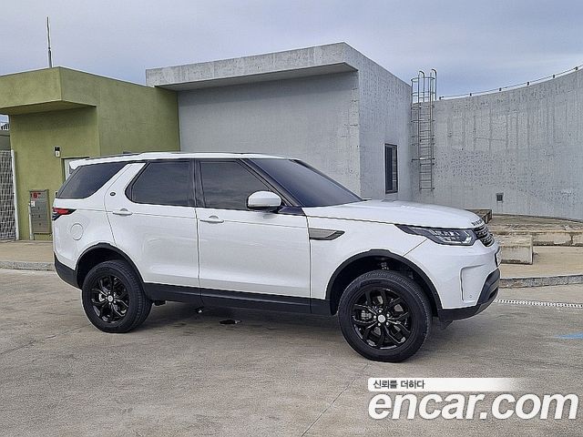 Land Rover Discovery 5 2.0 SD4 SE 2019 — фото 3