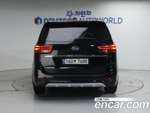 Kia Carnival 9-Seater Noblesse Special 2020 — фото 4